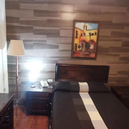 מונקלובה Hotel La Posta מראה חיצוני תמונה
